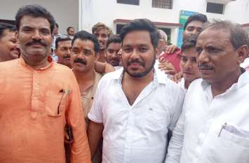 Martinganj Byelection result Gaurav Singh Monu Win मार्टिनगंज उपचुनाव में ठाकुर मनोज सिंह की हार, गौरव सिंह मोनू 12 वोटों से जीते