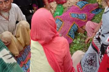 The person with whom he went to ask for a vow was on the mazar मजार पर जिसके साथ मन्नत मांगने गई थी, उसी ने दे दी मौत