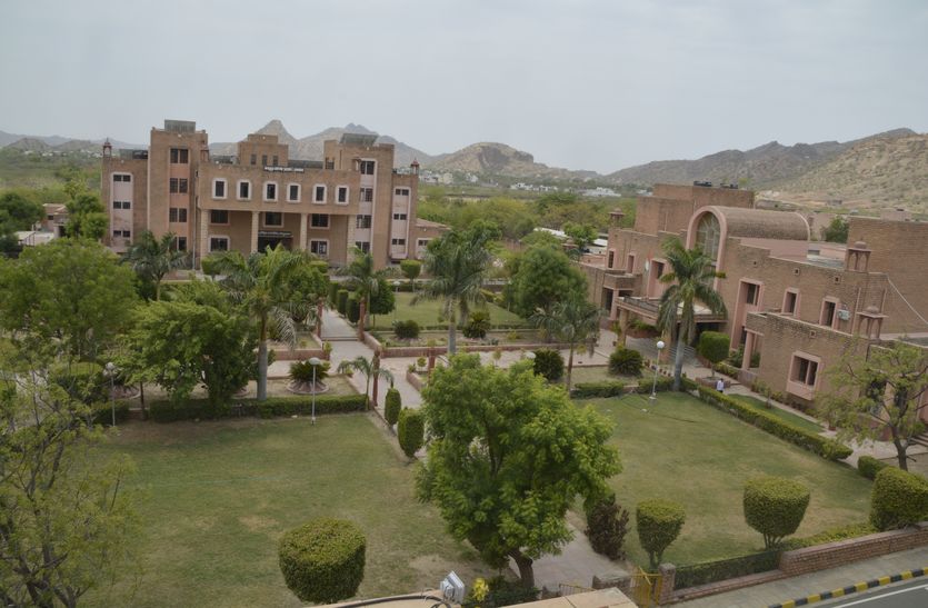 MDSU: Dean post vacant in mds university MDSU:सिर्फ एक डीन के भरोसे चलेगा एमडीएस यूनिवर्सिटी