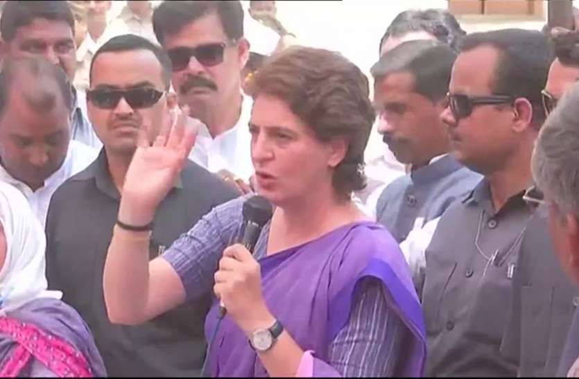 priyanka gandhi प्रियंका गांधी को हिरासत में लेने से गरमाई सियासत