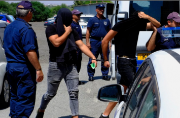 Twelve Israeli teens arrested in rape of 19 year old British girl 19 साल की ब्रिटिश पर्यटक के साथ रेप, 12 इजराइली गिरफ्तार
