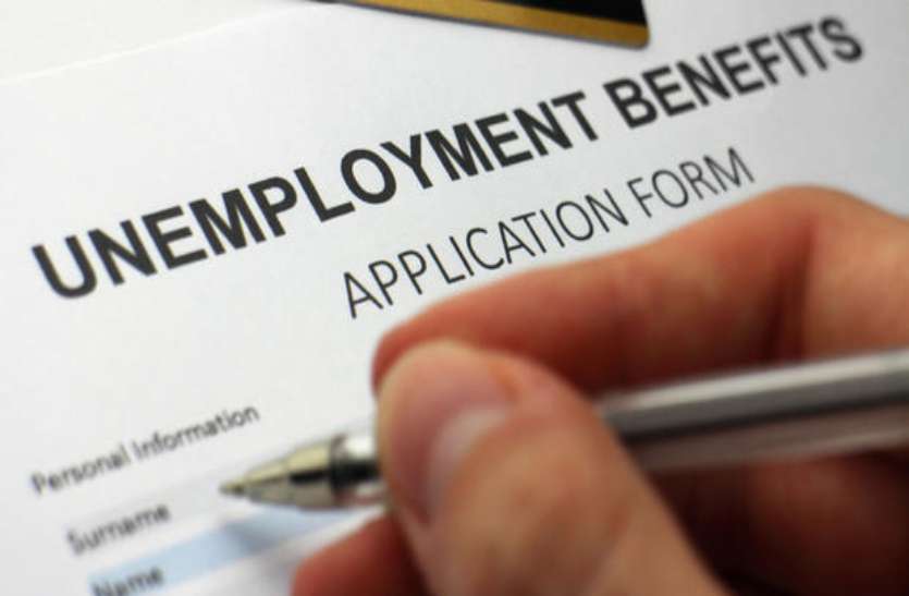 Rajasthan Unemployment Allowance : प्रदेश में सबसे ज्यादा बेरोजगारी भत्ता लेने वाले जिले में फर्जीवाड़े का खेल चरम पर हैं। नियमों के अनुसार दो साल से अधिक किसी बेरोजगार युवा को भत्ते का लाभ नहीं मिल सकता है। राजस्थान में बेरोजगारी भत्ते में सामने आया फर्जीवाड़े का बड़ा खेल, जानिए पूरा मामला