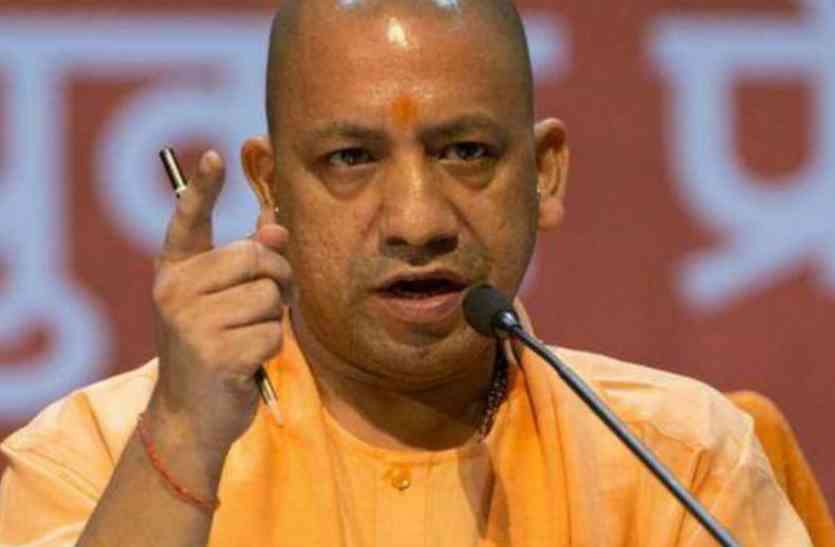 13 including seven branch managers suspended in scholarship scam घोटालेबाजों पर योगी सरकार की बड़ी कार्रवाई, सात बैंक मैनेजर समेत 13 निलंबित