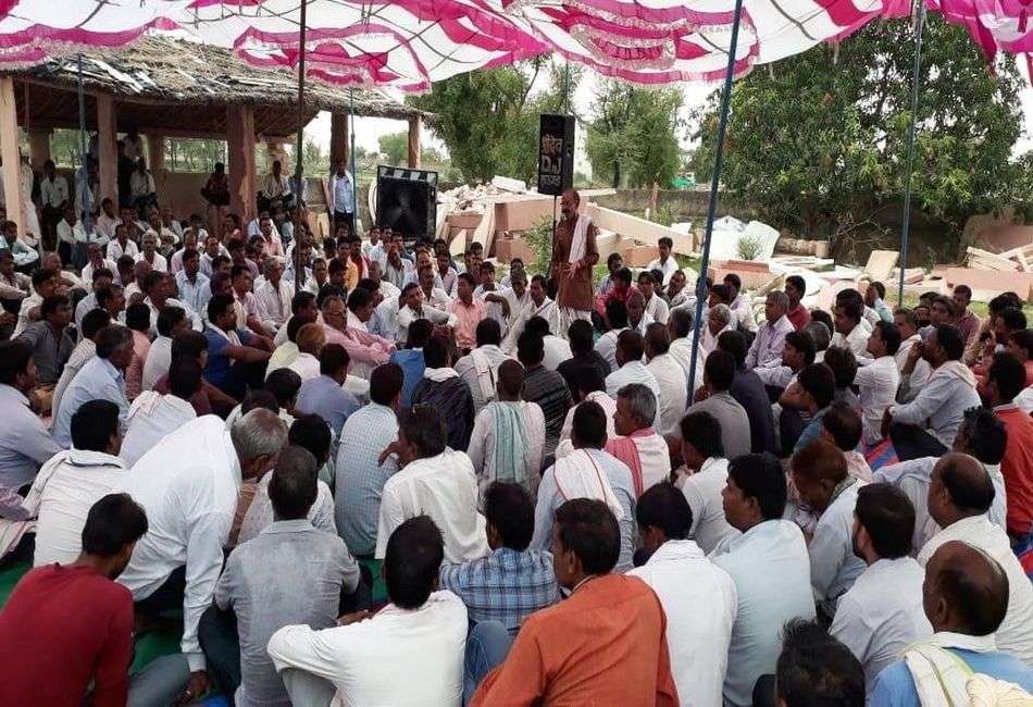 कार्रवाई के विरोध में लामबंद हुए पत्थर व्यापारी, 500 मशीनों के थमे चक्के