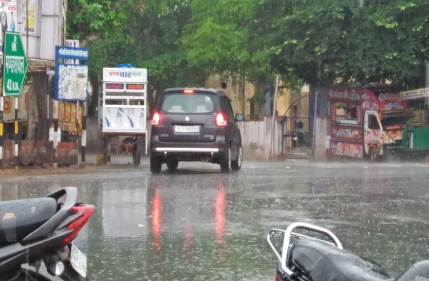karauli hindi news कुछ देर बरस कर लौटे बदरा, उमस भरी गर्मी का दौर बरकरार