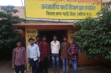 Lack of facilities, water is filled with rain सुविधाओं का अभाव, बरसात में भर जाता है पानी