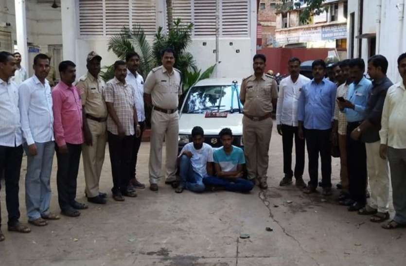 Detention of interstate robbers पुलिस के हत्थे चढ़े अंतरराज्यीय चोर गिरोह के दो गुर्गे