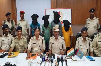Jharkhand Police: Policeman's Murder Case 4 Naxalites Arrested 5 पुलिसकर्मियों के हत्याकांड में शामिल 4 नक्सली गिरफ्तार, किया बड़ा खुलासा