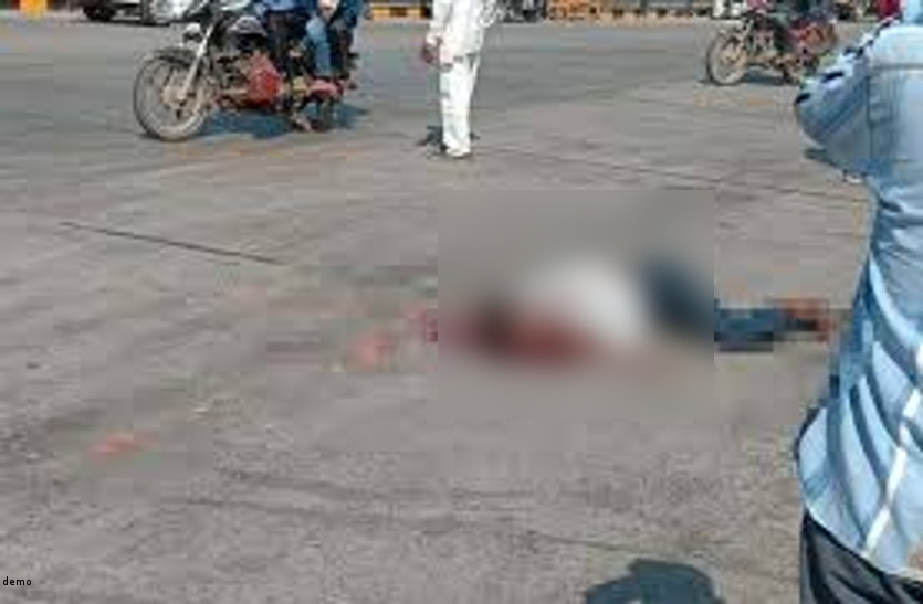 Mahasamund: student died in road accident हादसा: डंपर ने मारी बाइक को टक्कर छात्र की हुई दर्दनाक मौत, दो लोग घायल