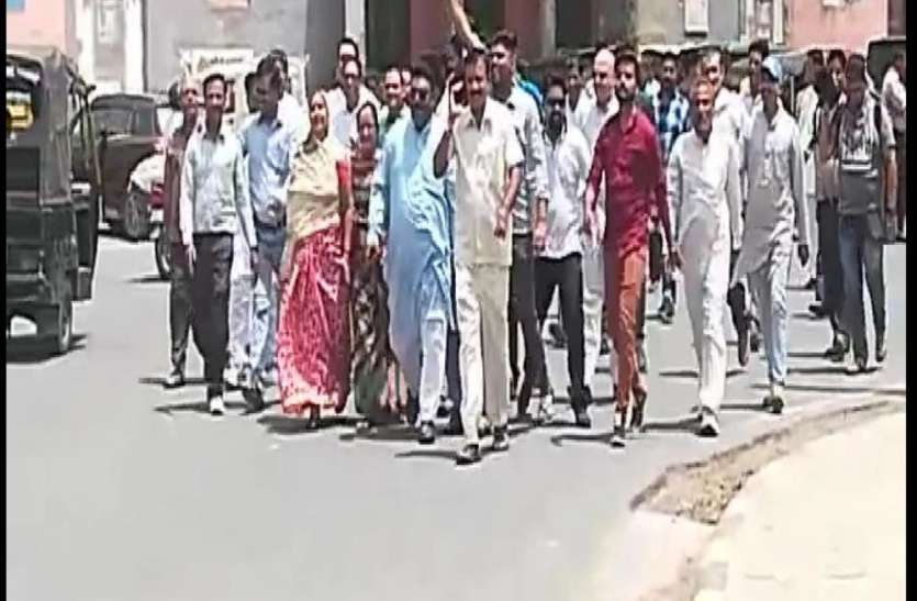 congress workers कांग्रेसी कार्यकर्ताओं ने गिरफ्तारियां दी