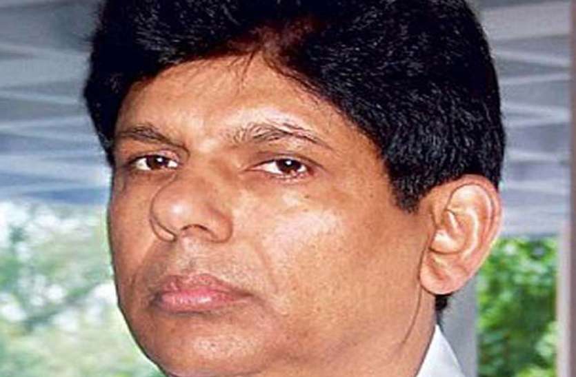 arun mishra यूपीसीडा के इस इंजीनियर ने किया 300 करोड़ का निवेश, 70 बैंक खाते संचालित