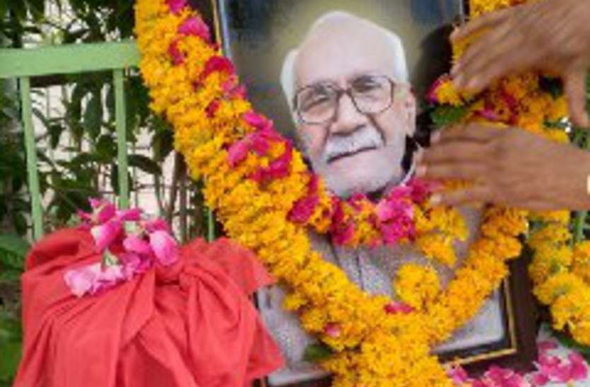 asthiya दंगल फिल्म के डायरेक्टर के पिता की अस्थियां यहां की विसर्जित