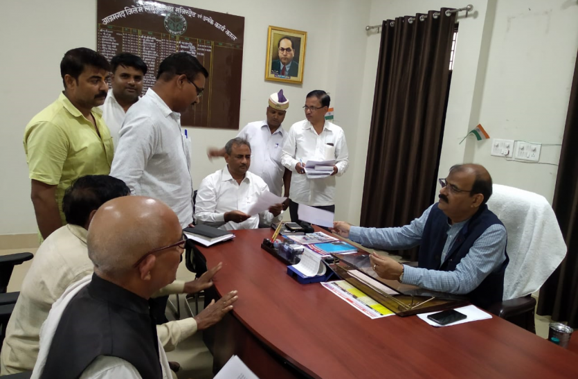 Devara Vikas Seva Samiti chairman Ram Kedar Singh देवारा के विकास की लड़ाई हुई तेज, निरहुआ के बाद अब यह भी उतरे मैदान में