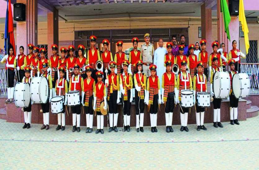 saint anselms school alwar students band स्कूली बच्चों ने बनाया अपना बैंड, बजाई देश भक्ति की धुन