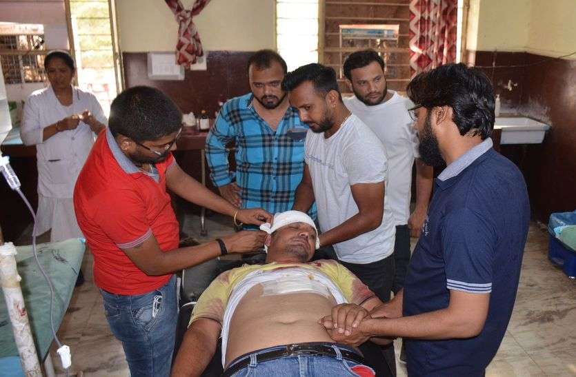 chittorgarh झण्डे का विवाद संघर्ष में तब्दील, दो घायल, पुलिस बल तैनात