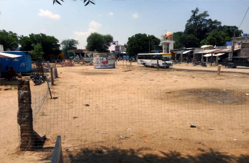 Chousla News बीती रात लूणवां चौक में फिर हुआ अतिक्रमण