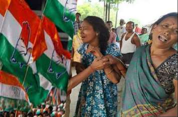 Stopped Congress Leader Rajbabbar to go sonbhadra after Priyanka सोनभद्र जा रहे कांग्रेस प्रदेश अध्यक्ष राजबब्बर समेत दर्जनों नेताओं को बाबतपुर एयरपोर्ट पर रोका