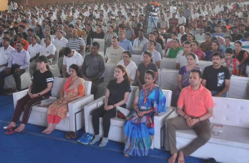 Dhyanotsav हजारों लोगों ने महसूस किया दिल का प्रकाश