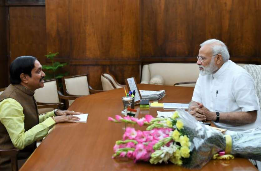 patrika प्रधानमंत्री नरेंद्र मोदी को बताई निर्वाचन क्षेत्र की समस्या