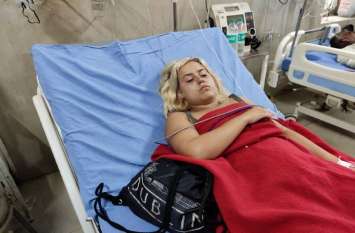 German Tourist Hospitalised At Alwar While Travelling To Delhi अजमेर से दिल्ली जा रही विदेशी महिला की ट्रेन में अचानक खराब हुई तबीयत, अलवर में आईसीयू में भर्ती कराया
