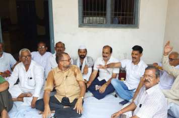 We will continue to commit this crime - Congress चुनार में प्रियंका गांधी की गिरफ्तारी के खिलाफ कांग्रेसियों में गुस्सा दूसरे दिन भी जारी