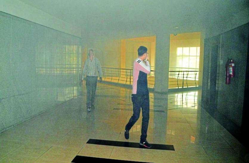 indore सर्वर रूम की चिंगारी ने खोली 50 करोड़ के कलेक्टोरेट की 'अग्नि सुरक्षा' की पोल