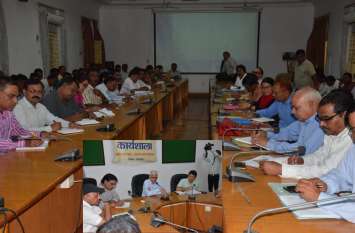 Teacher student meets toilet cleaners: Bahuguna Teacher student meets toilet cleaners: Bahuguna