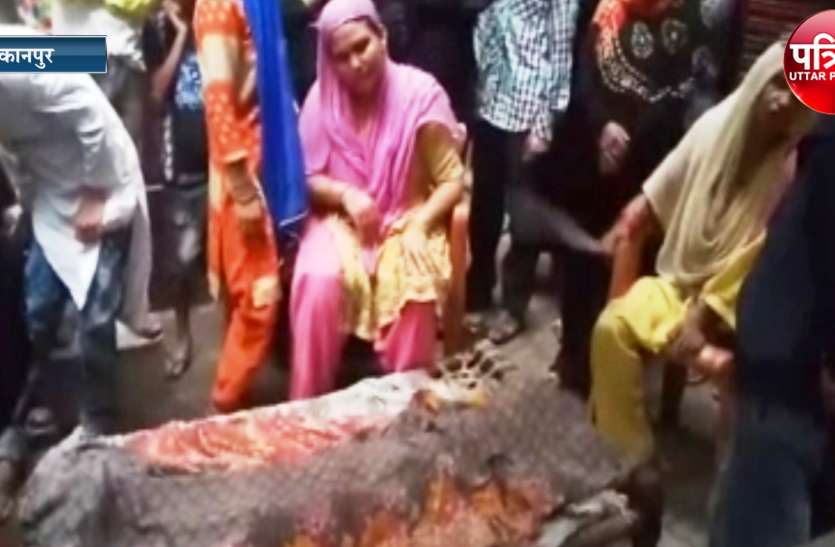 8 year old death due to falling into a pit गड्ढे में गिरकर मासूम की मौत के बाद पिता ने कहा जिम्मेदार पर दर्ज हो एफआईआर