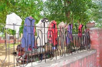 The park made Dhubghat पार्क को बनाया धोबीघाट