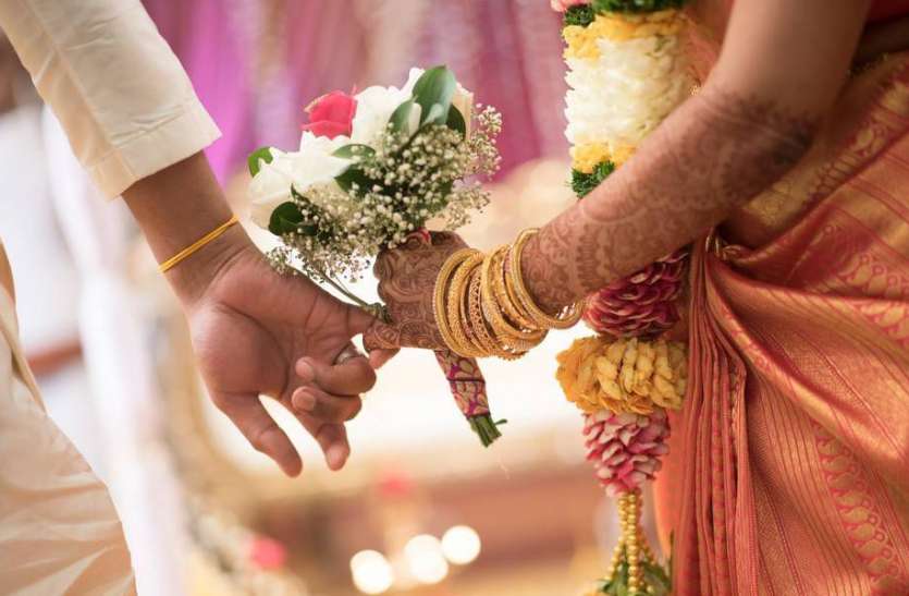 love-couple-kindnaping-from-her-mother-in-sitapur प्रेमी युगल के साथ दिनदहाड़े प्रेमिका की मां और उसके साथियों ने किया ये खौफ़नाक काम, पुलिस के उड़े होश, सड़क पर मचा बवाल और फिर...