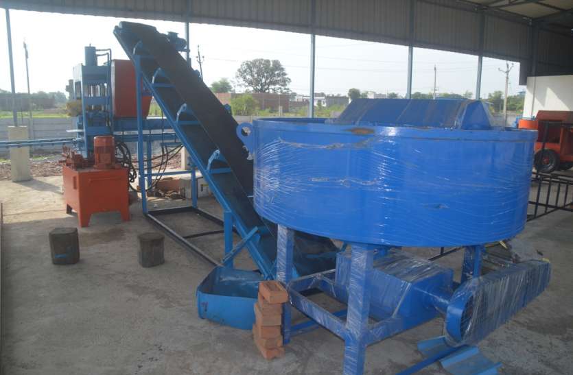 Machine stacked between waste, project in balance कचरे के बीच खड़ी कर दी मशीन, अधर में प्रोजेक्ट