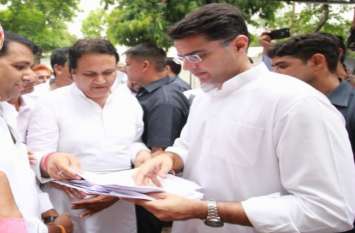 People Met the Sachin pilot for Build Gram Panchayat पंचायत समिति व ग्राम पंचायतों के गठन के लिए पायलट से मिले ग्रामीण