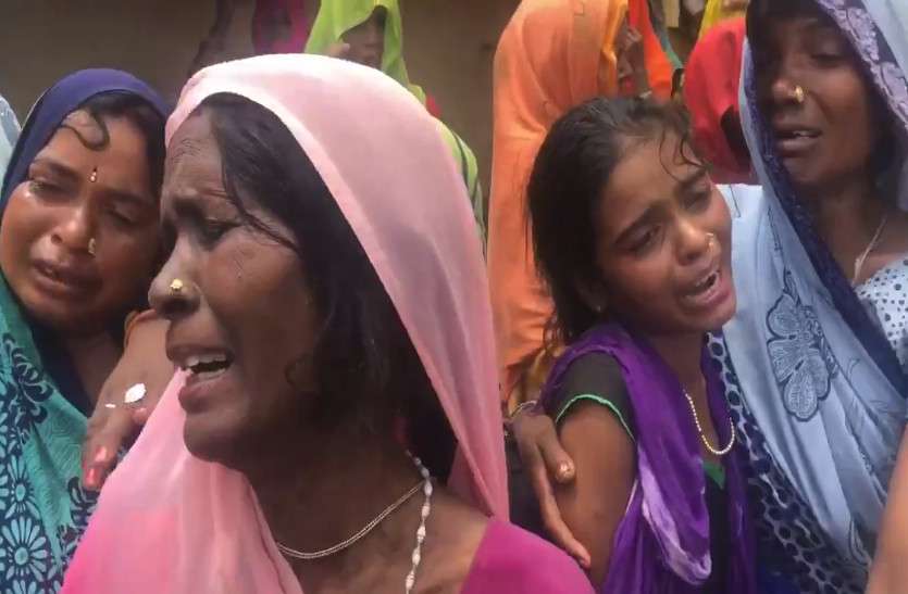 sonbhadra massacre live updates सोनभद्र नरसंहार: CM भूपेश का योगी सरकार पर हमला, प्रियंका के प्रदर्शन में शामिल होने UP रवाना