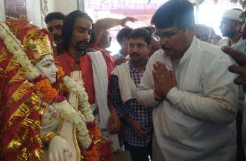 Jaipur rural : Saraswati Murthy's life was honored in school Jaipur rural : विद्यालय में सरस्वती मूर्ति की प्राण- प्रतिष्ठा की गई