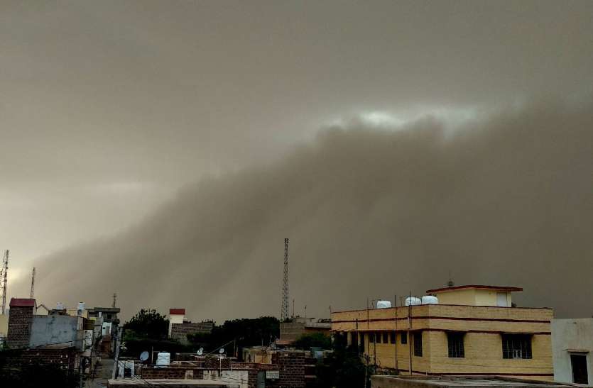 jaisalmer news आंधी से जनजीवन हुआ अस्त व्यस्त,उठा रेत का बवंडर