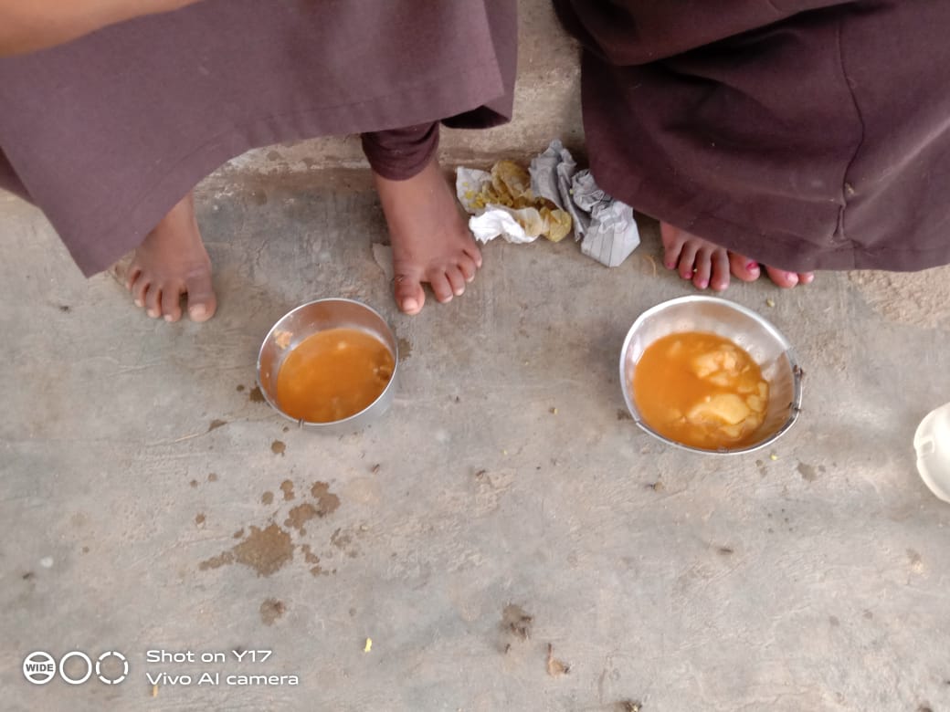 Nothing reached the middle कैसे करें मध्यान्ह भोजन में सुधार, आए दिन मंहगा हो रहा बाजार