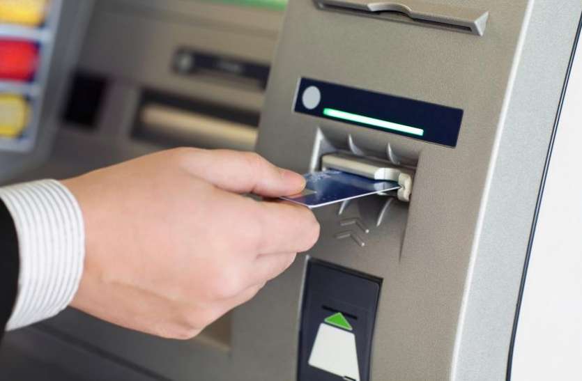 atm अगर ATM से नहीं निकल पाते हैं आपके पैसे, तो RBI के इस नियम के तहत मिल जाएंगे वापस