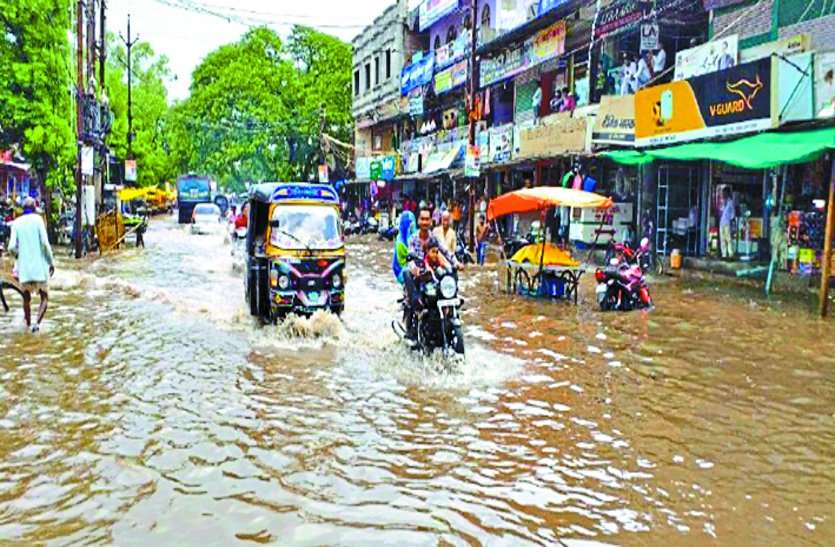 https://www.patrika.com/raisen-news/heavy-rain-flood-in-madhya-pradesh-4868048/