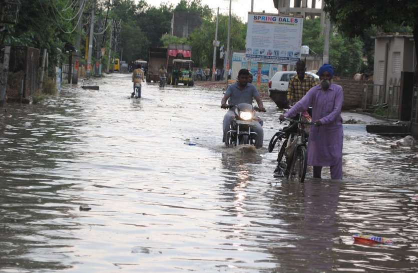 rain राजस्थान के कई जिलों में बदला मौसम का मिजाज, रुक-रुककर चला बारिश का दौर, तापमान में आई गिरावट