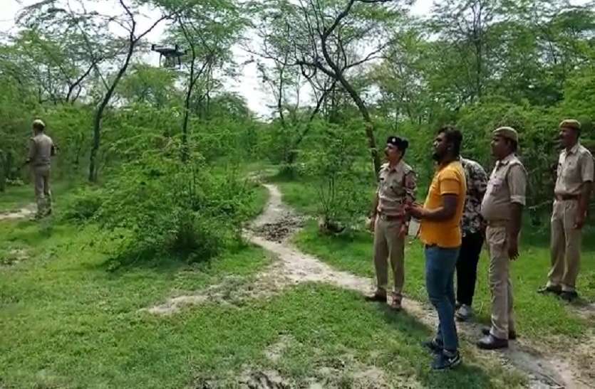 amroha संभल सिपाही हत्याकांड: पुलिस बाकि बचे दो बदमाशों की पकड़ के लिए कर रही ड्रोन का इस्तेमाल