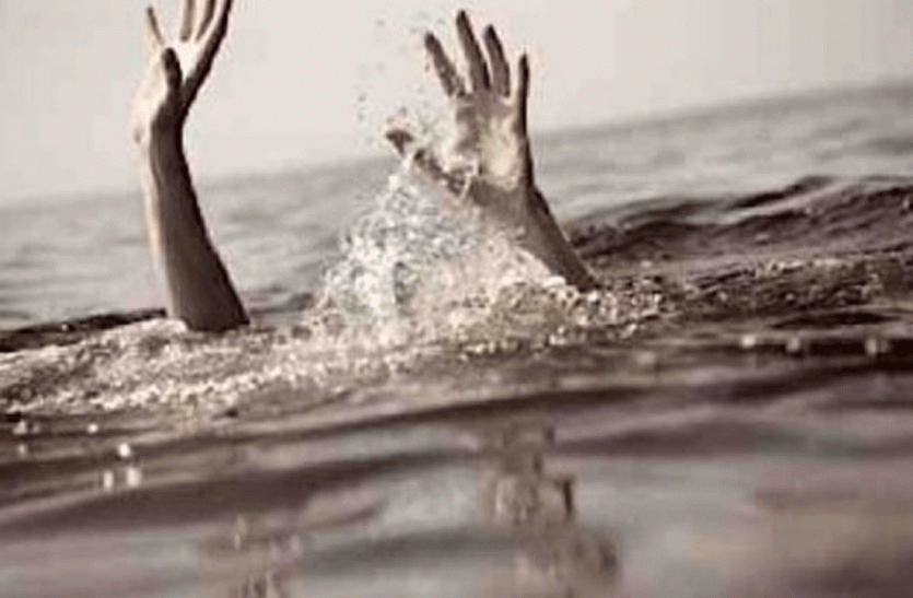 Two girls died due to pond In Kumarganj Ayodhya Ayodhya Breaking : अयोध्या में साग उखाड़ने गयीं दो बच्चियों की मौत ,तीसरी की किसी तरह बची जान