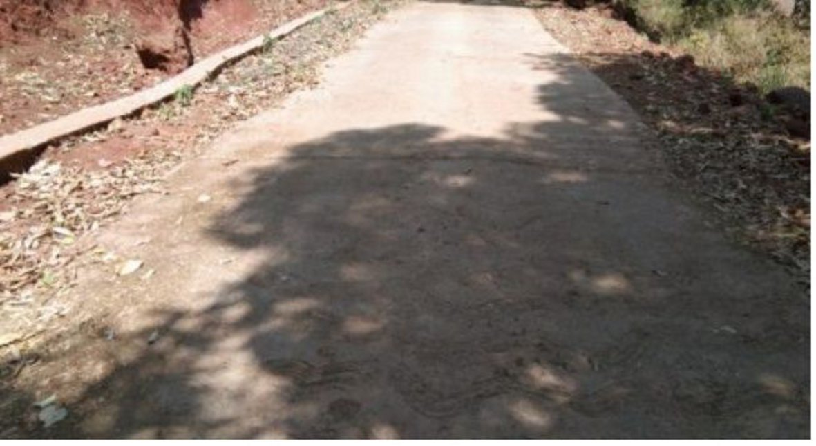 Road breaks in 31 years एक साल में उखड़ गई 31 लाख की सड़क