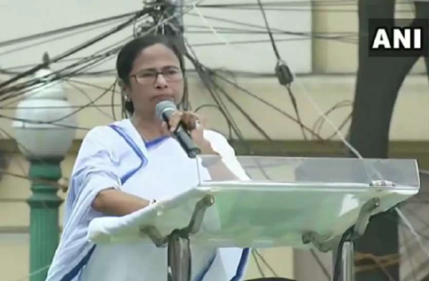 mamata banerjee दिलीप घोष की खुली चुनौती: 2 करोड़ और पेट्रोल पंप के आरोप का सबूत लाएं ममता बनर्जी