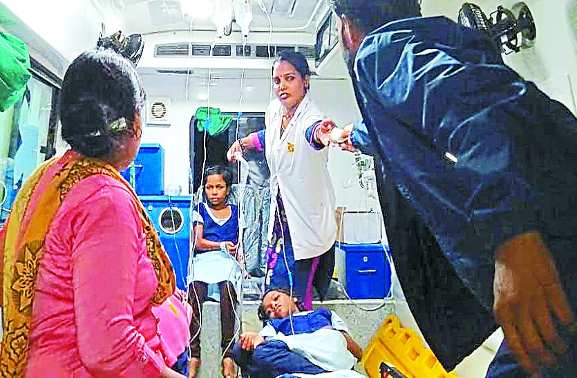 Food Poisoning छात्रावास की बालिकाएं अचानक बीमार, सबके फूले हाथ-पांव