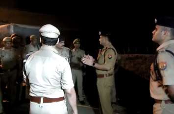 bjp leader doctor bs tomar shot dead in ghaziabad भाजपा नेता की गोली मारकर हत्या, आईजी ने थानाध्यक्ष समेत चौकी इंचार्ज को किया सस्पेंड, देखें वीडियो