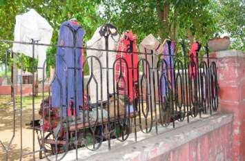Park is like dhobighat in kisangarh Park : पार्क को ही बना दिया धोबीघाट