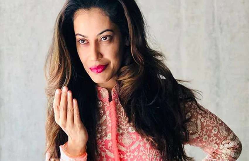 payal-rohatgi-befitting-reply-to-asaduddin-owaisi