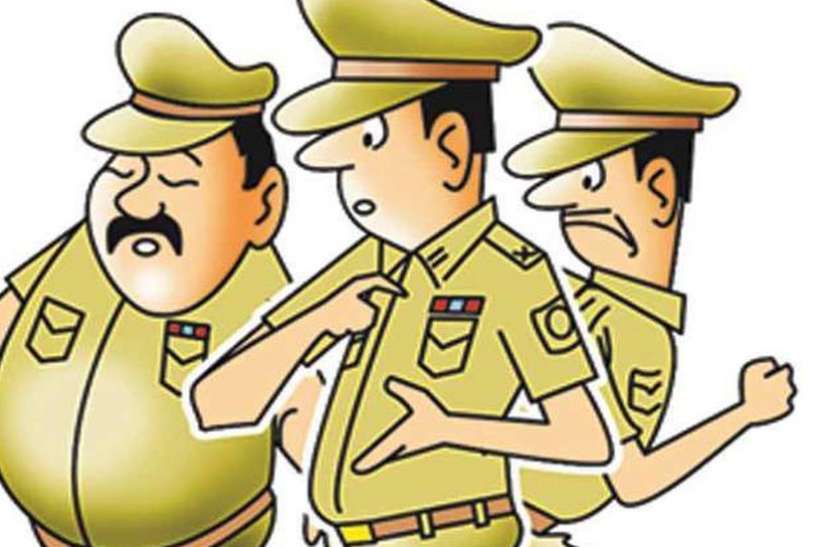 indore नकली पुलिस बोलीं- इस रोड पर जोखिमभरा सामान पहनकर मत घूमो, रुमाल में रख लो चेन-अंगूठी