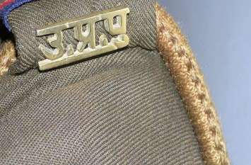 attack on police team in ballia at land dispute injured three peson BIG BREAKING जमीन विवाद की सूचना पर पहुंची पुलिस पर ईंट पत्थरों से किया हमला