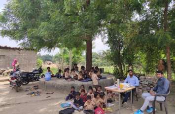 stoped the work घटिया निर्माण कार्य में उलझा विद्यालय भवन, कार्य रुकवाया